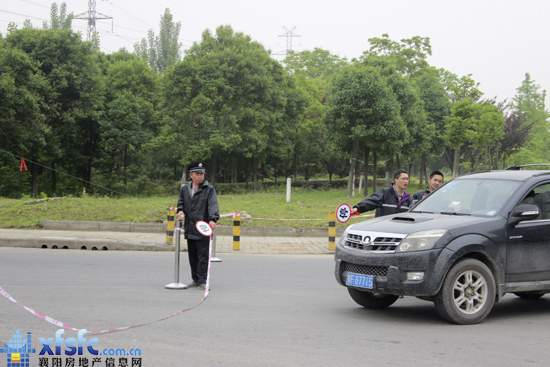 車(chē)輛 秩序.jpg