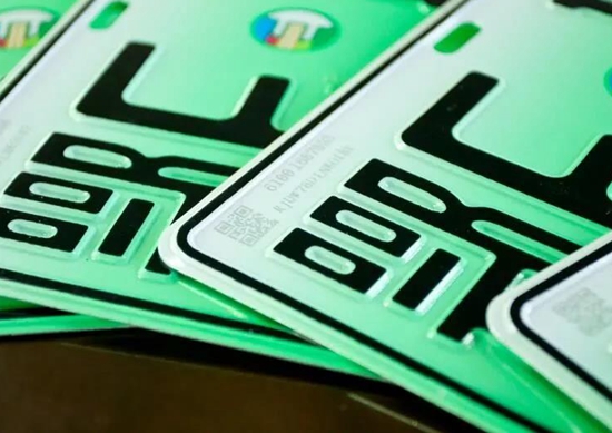 271632270935f5a1045079.jpg 新車1.jpg